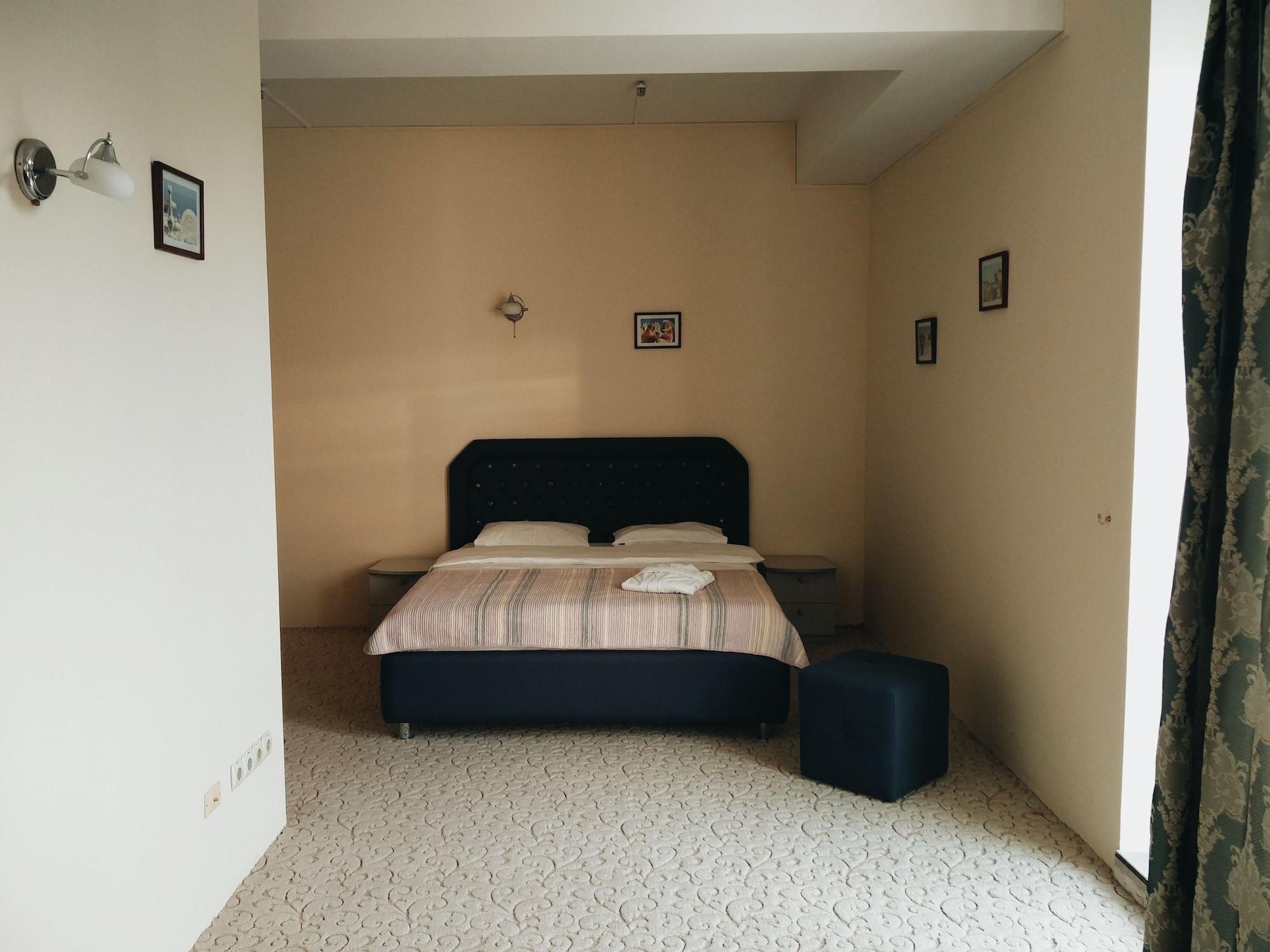 Mesogios Hotel Chişinău Extérieur photo