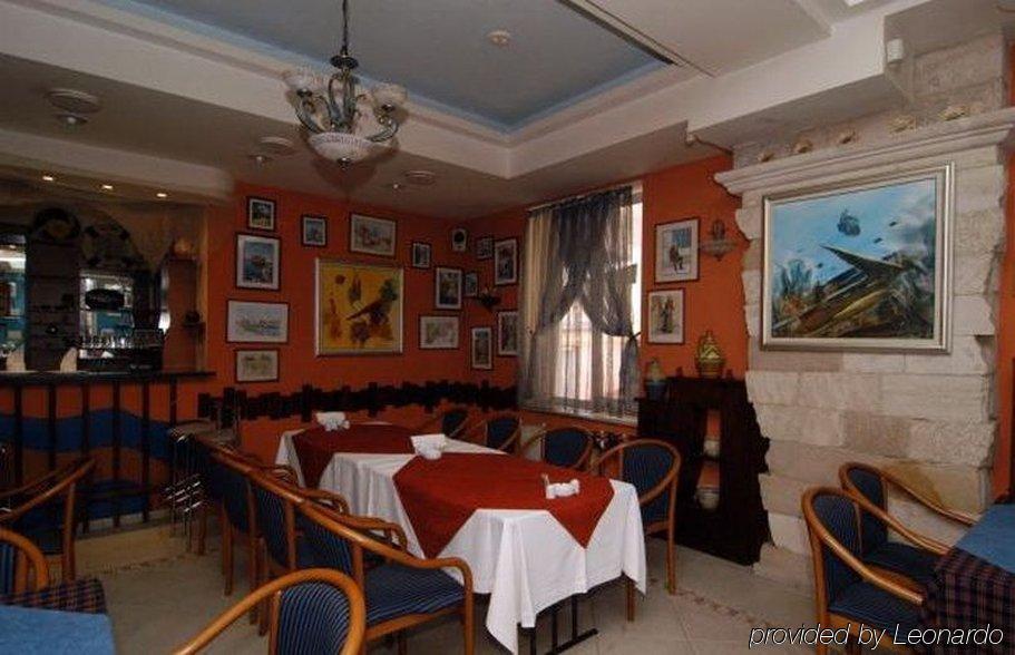 Mesogios Hotel Chişinău Restaurant photo