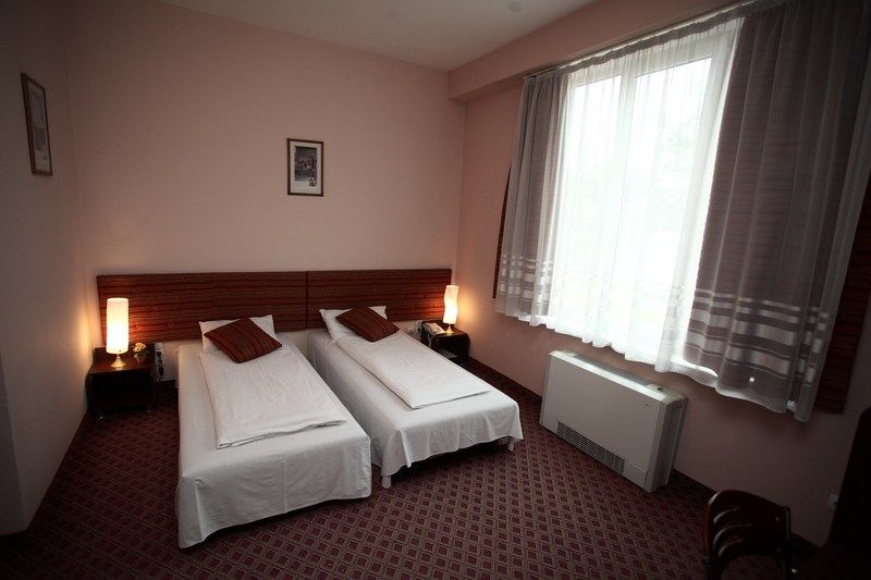 Mesogios Hotel Chişinău Extérieur photo