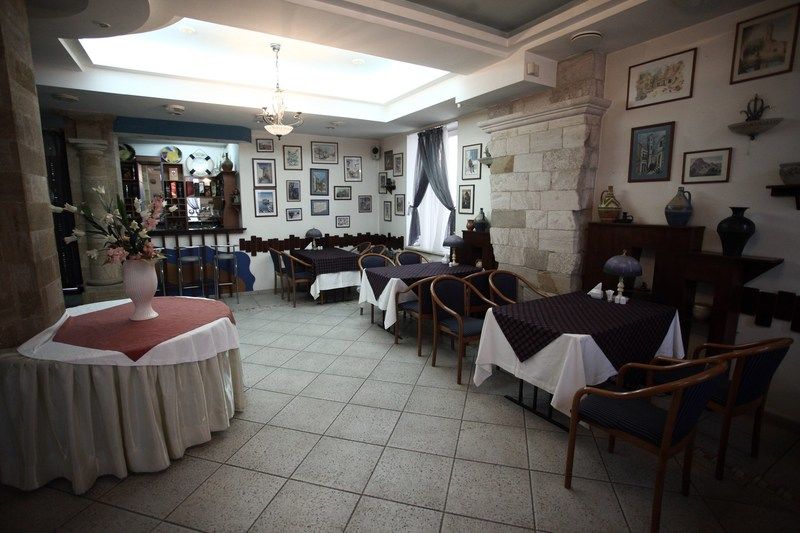 Mesogios Hotel Chişinău Extérieur photo