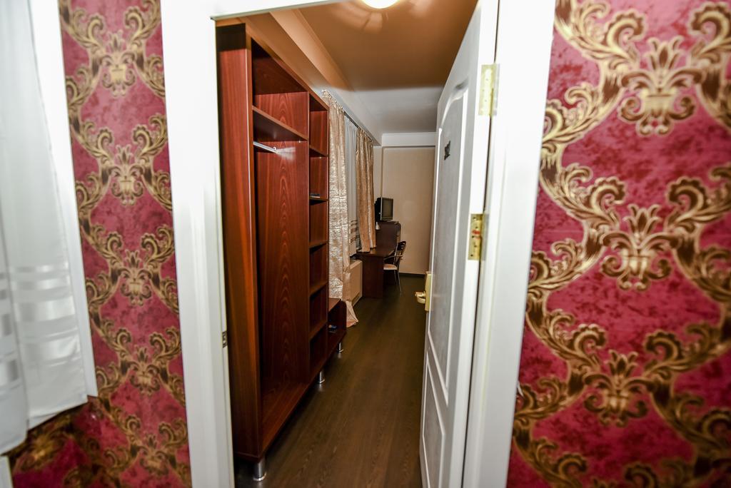 Mesogios Hotel Chişinău Extérieur photo