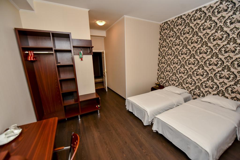 Mesogios Hotel Chişinău Extérieur photo
