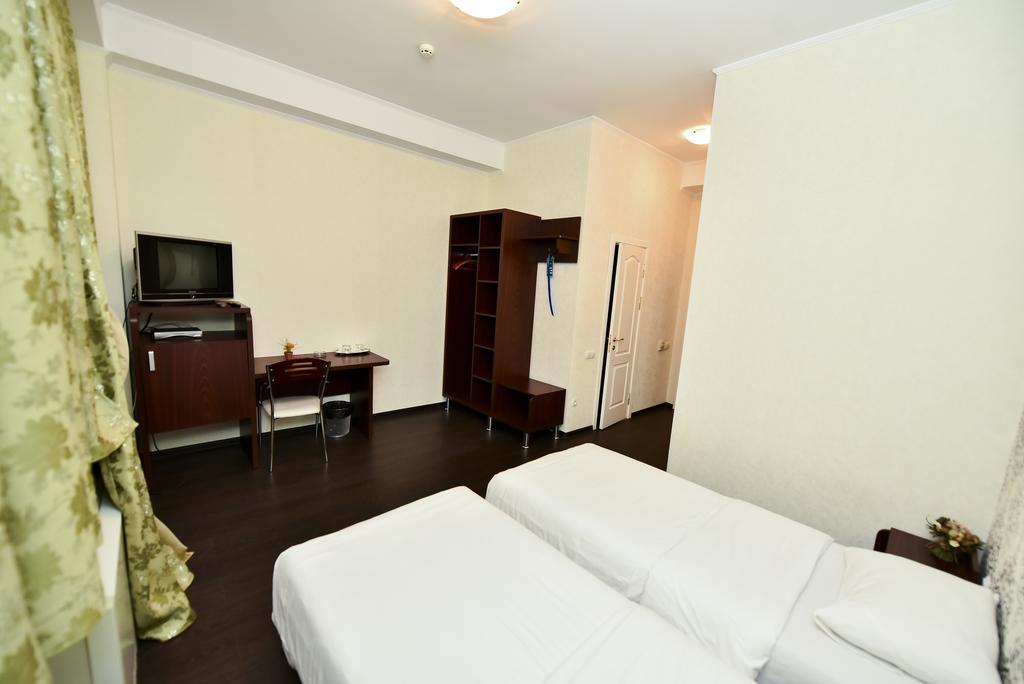 Mesogios Hotel Chişinău Extérieur photo