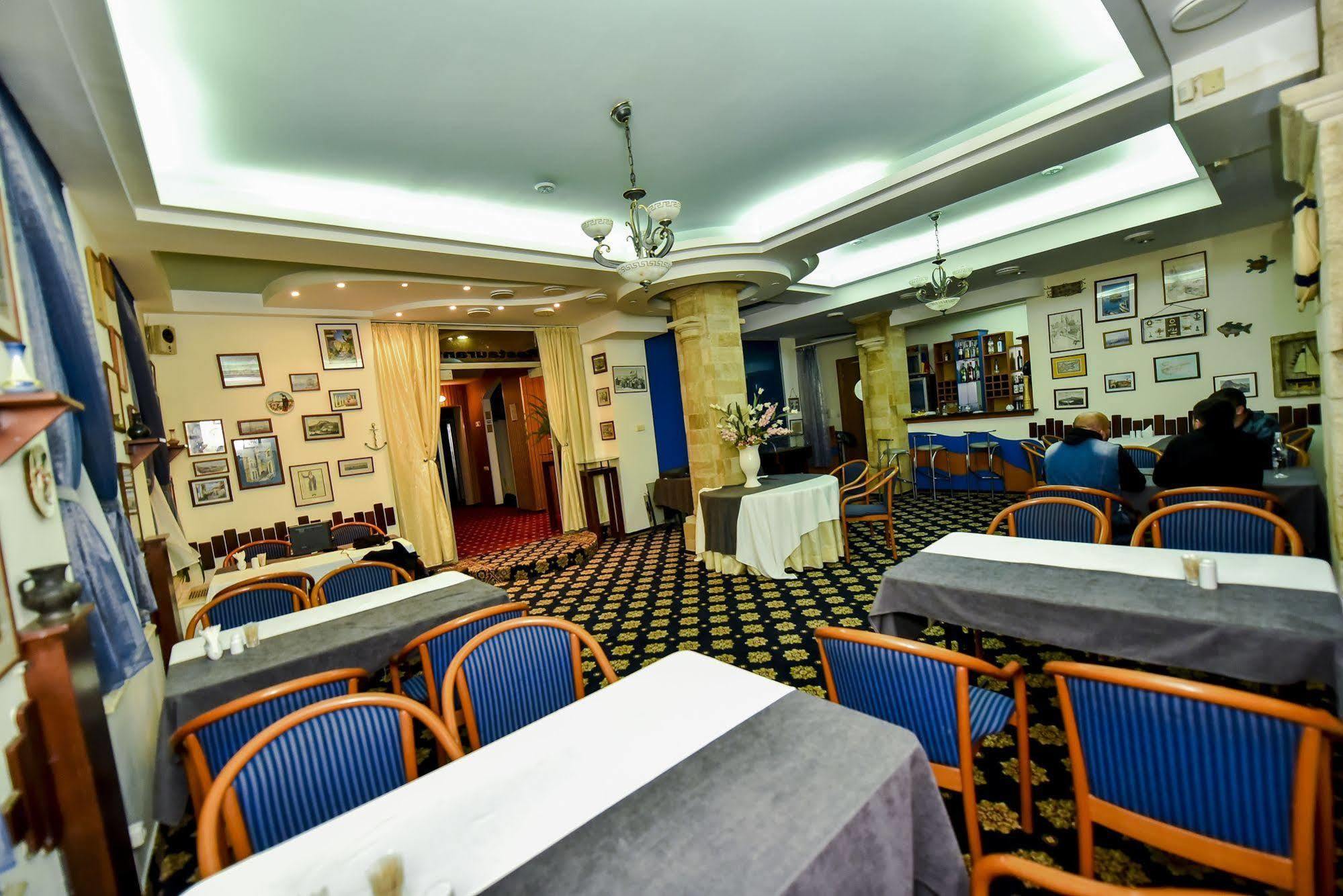 Mesogios Hotel Chişinău Extérieur photo