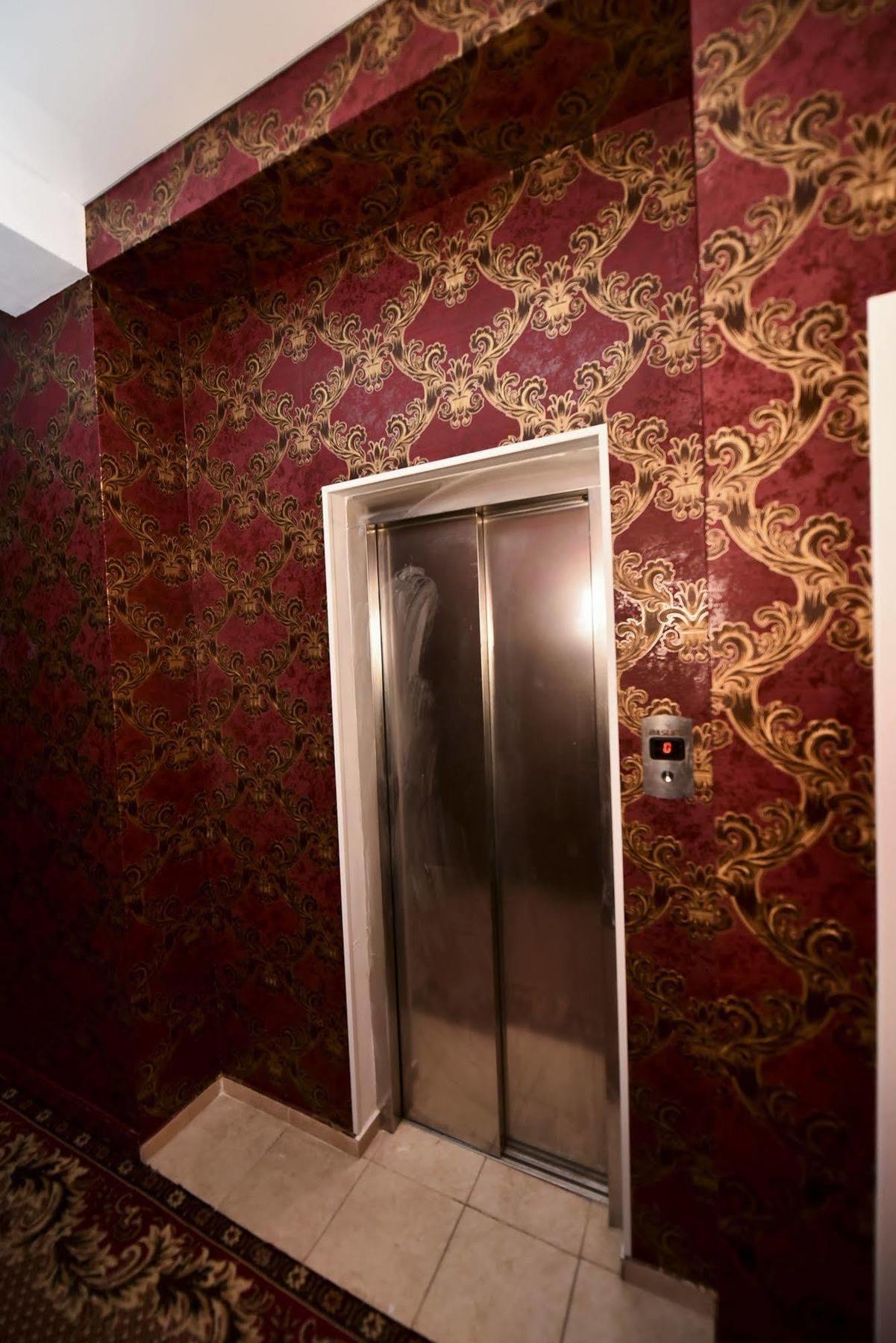 Mesogios Hotel Chişinău Extérieur photo
