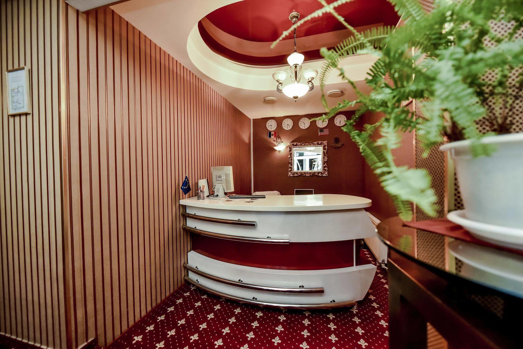 Mesogios Hotel Chişinău Extérieur photo